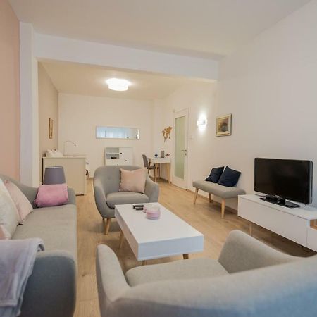 Chic And Spacious Apartment In Central Sofia - Patriarh Evtimiy By Flat Mаnager Exterior photo